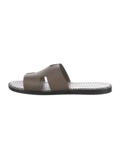 Pre-owned Hermes 2024 Izmir Slides In Brown