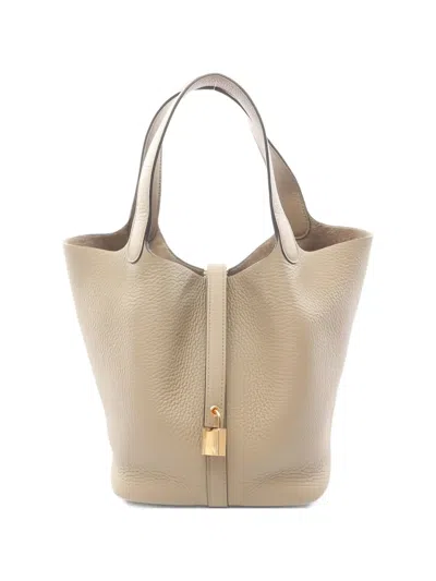 Pre-owned Hermes 2024 Mm Picotin Lock Clemence Tote Bag In Neutral