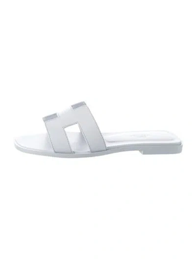 Pre-owned Hermes 2024 Oran Slides In Blue