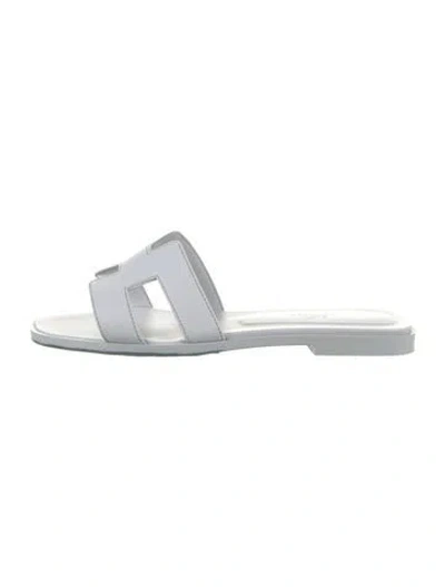 Pre-owned Hermes 2024 Oran Slides In Grey