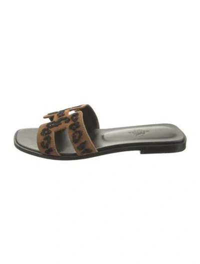 Pre-owned Hermes 2024 Oran Slides In Neutrals