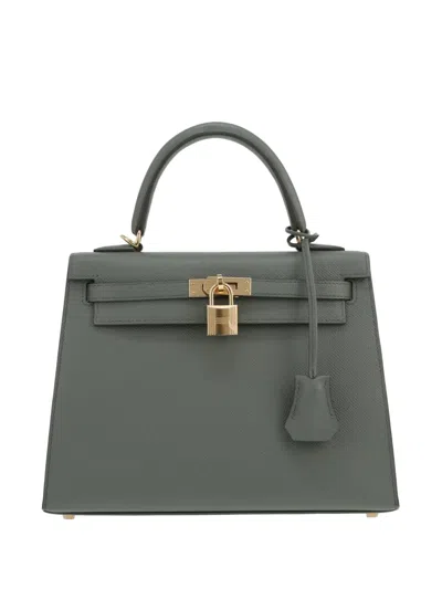 Pre-owned Hermes 2025 25 Kelly Handbag In Green