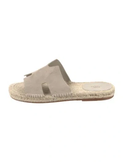 Pre-owned Hermes 2025 Antigua Slides In Neutral