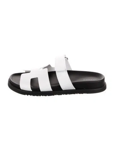Pre-owned Hermes 2025 Chypre Slides In White