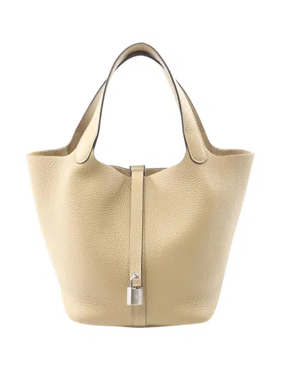 Pre-owned Hermes 2025 Clemence Picotin Lock 22 Handbag In Brown