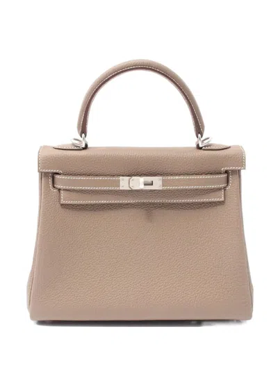 Pre-owned Hermes 2025 Kelly 25 Leather Handbag In Neutral
