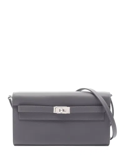Pre-owned Hermes 2025 Kelly To Go Shoulder Wallet In Gray