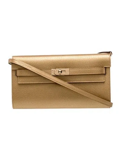 Pre-owned Hermes 2026 Chevre Chamkilight Kelly To Go Wallet In Gold/metallic
