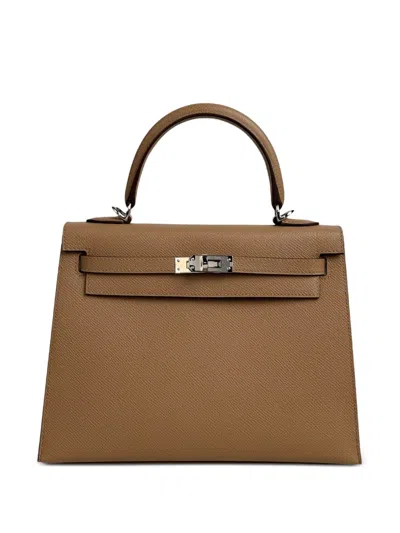 Pre-owned Hermes 2026 Kelly Sellier Handbag In Neutral