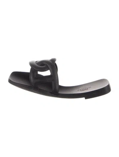 Pre-owned Hermes Aloha Chaîne D'ancre Insignia Slides In Black