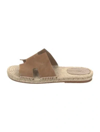 Pre-owned Hermes Antigua Suede Slides In Neutral