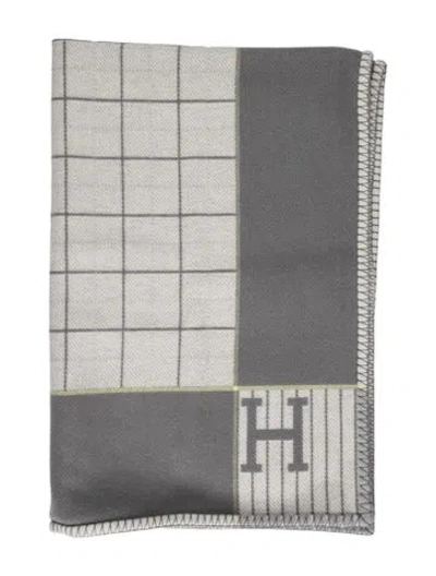 Pre-owned Hermes Avalon Cabriole Throw Blanket W/ Tags In Gray