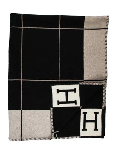 Pre-owned Hermes Avalon Iii Throw Blanket In Black