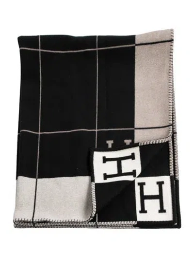 Pre-owned Hermes Avalon Iii Throw Blanket In Black