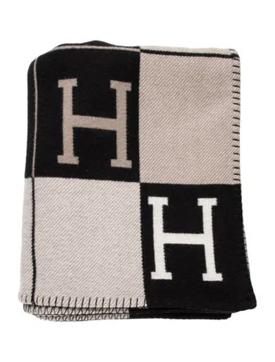 Pre-owned Hermes Avalon Iii Throw Blanket In Black