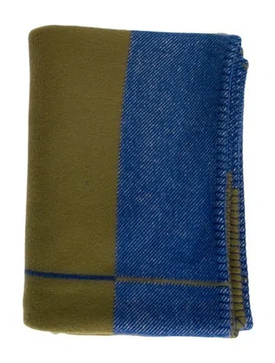 Pre-owned Hermes Avalon Iii Throw Blanket In Blue