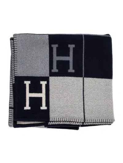 Pre-owned Hermes Avalon Iii Throw Blanket In Blue