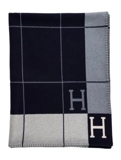 Pre-owned Hermes Avalon Iii Throw Blanket In Blue