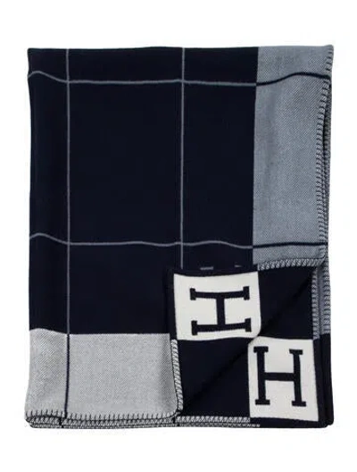 Pre-owned Hermes Avalon Iii Throw Blanket In Blue
