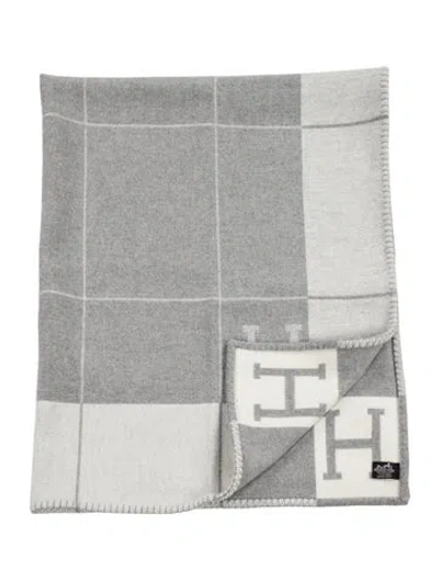 Pre-owned Hermes Avalon Iii Throw Blanket In Gray