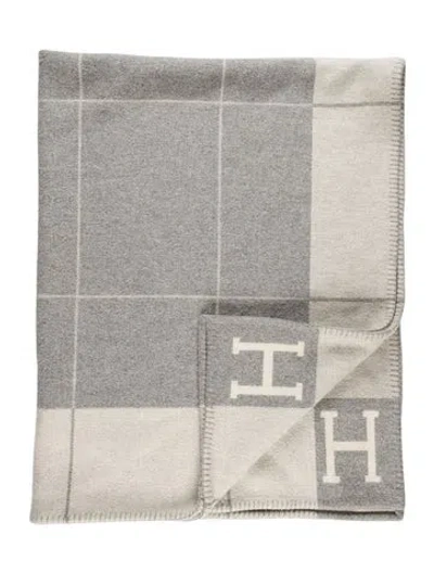Pre-owned Hermes Avalon Iii Throw Blanket In Gray