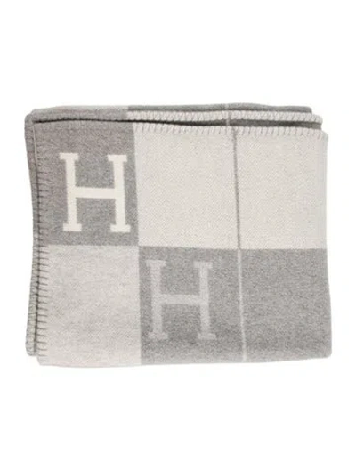 Pre-owned Hermes Avalon Iii Throw Blanket In Gray