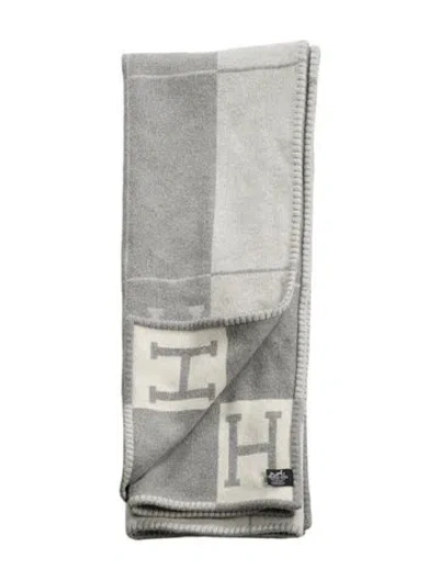Pre-owned Hermes Avalon Iii Throw Blanket In Gray