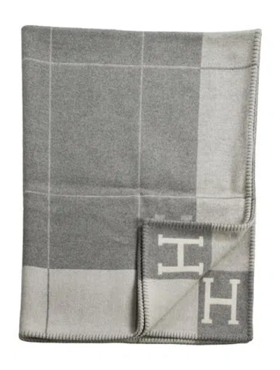 Pre-owned Hermes Avalon Iii Throw Blanket In Gray