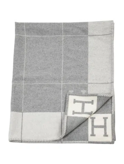 Pre-owned Hermes Avalon Iii Throw Blanket In Grey
