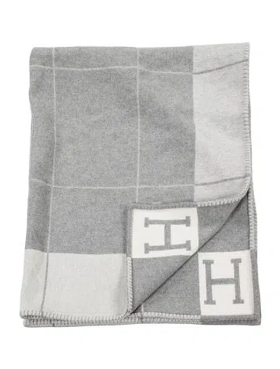 Pre-owned Hermes Avalon Iii Throw Blanket In Grey