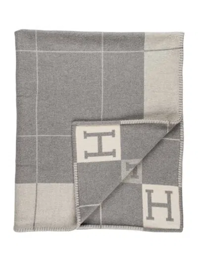 Pre-owned Hermes Avalon Iii Throw Blanket In Grey