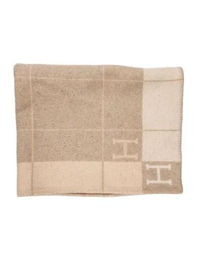 Pre-owned Hermes Avalon Iii Throw Blanket In Neutral