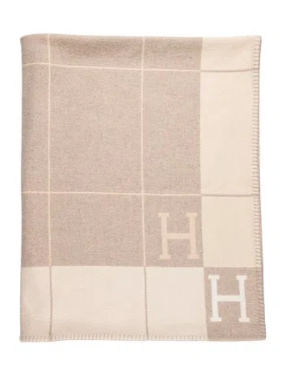 Pre-owned Hermes Avalon Iii Throw Blanket In Neutrals