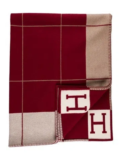Pre-owned Hermes Avalon Iii Throw Blanket In Red
