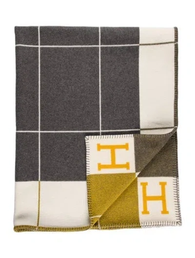 Pre-owned Hermes Avalon Iii Throw Blanket In Yellow