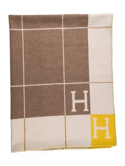 Pre-owned Hermes Avalon Iii Throw Blanket In Yellow