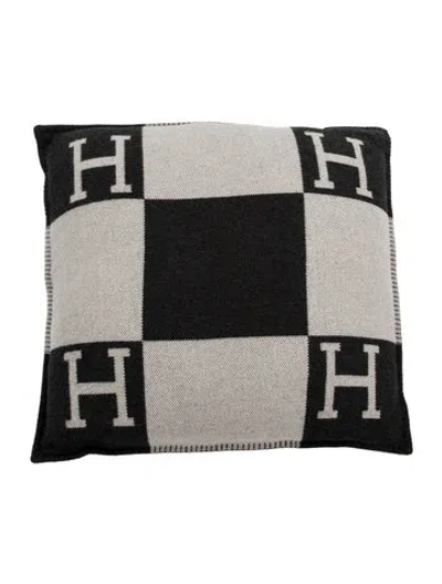 Pre-owned Hermes Avalon Large Throw Pillow In Gray