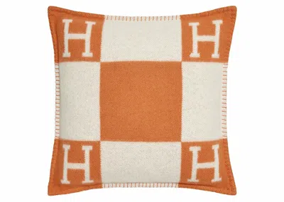 Pre-owned Hermes Avalon Pillow Small Model In Ecru/potiron