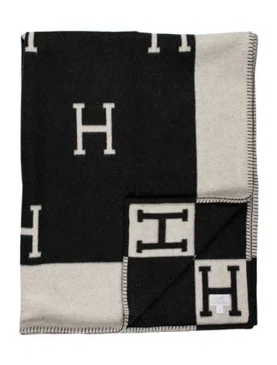 Pre-owned Hermes Avalon Throw Blanket In Black