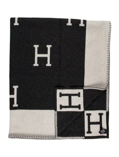 Pre-owned Hermes Avalon Throw Blanket In Black