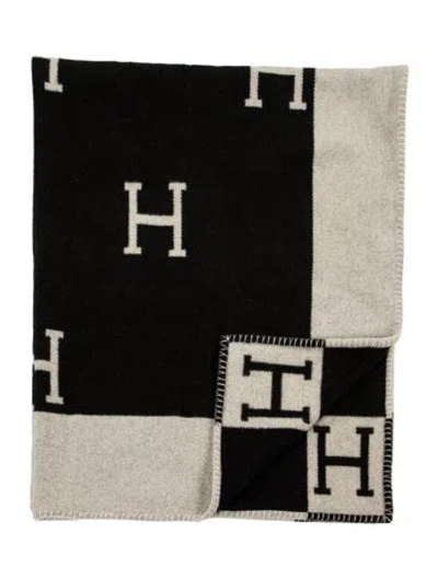 Pre-owned Hermes Avalon Throw Blanket In Black