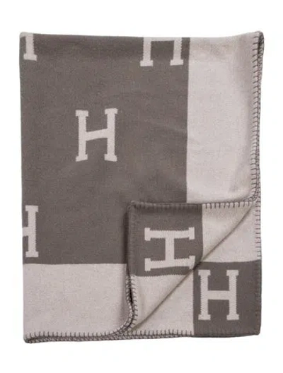 Pre-owned Hermes Avalon Throw Blanket In Gray