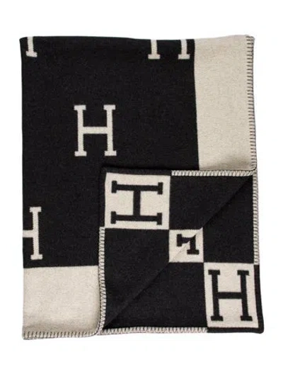 Pre-owned Hermes Avalon Throw Blanket In Gray