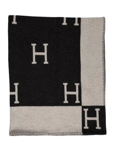Pre-owned Hermes Avalon Throw Blanket In Gray