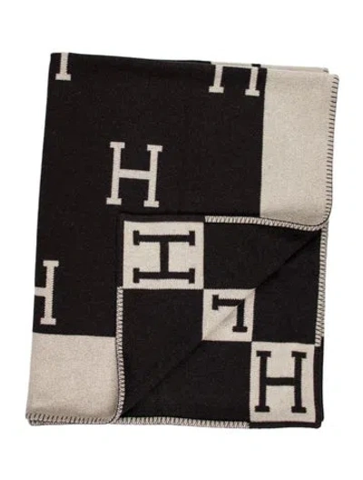 Pre-owned Hermes Avalon Throw Blanket In Grey