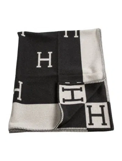 Pre-owned Hermes Avalon Throw Blanket In Grey