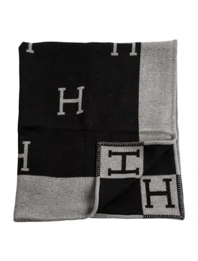Pre-owned Hermes Avalon Throw Blanket In Grey