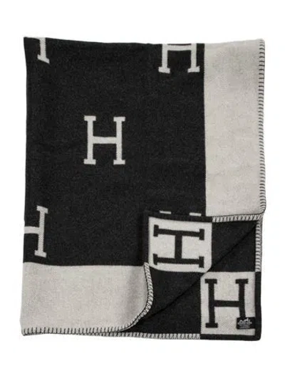 Pre-owned Hermes Avalon Throw Blanket In Grey
