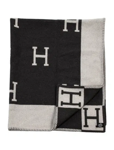Pre-owned Hermes Avalon Throw Blanket In Grey