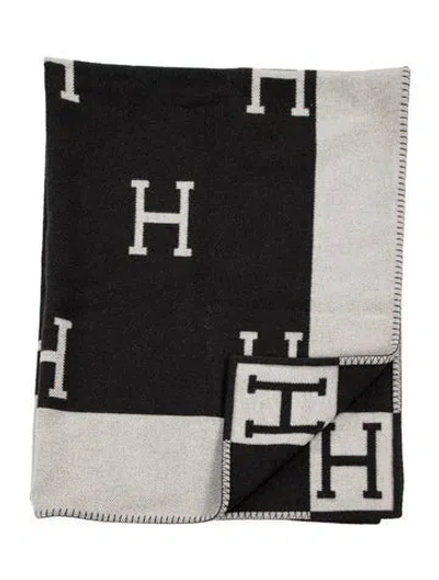 Pre-owned Hermes Avalon Throw Blanket In Grey